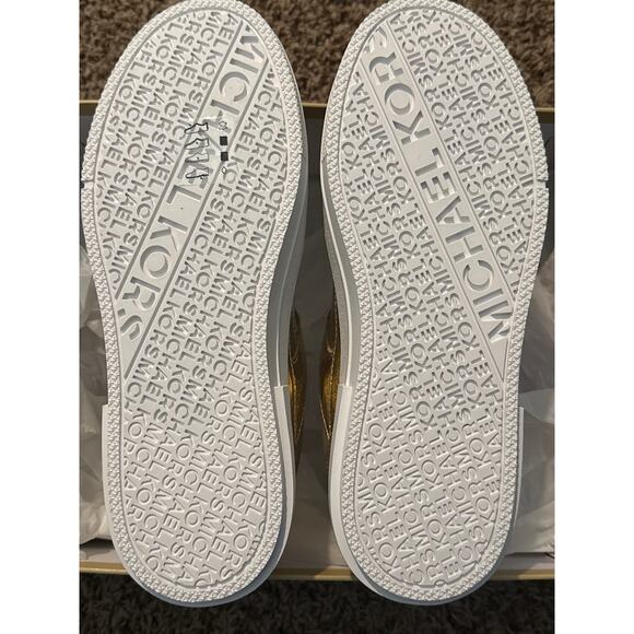 Michael Kors Aurora Lace Up Wrinkled Leather Gold Sneaker 7.5 - Picture 8 of 9